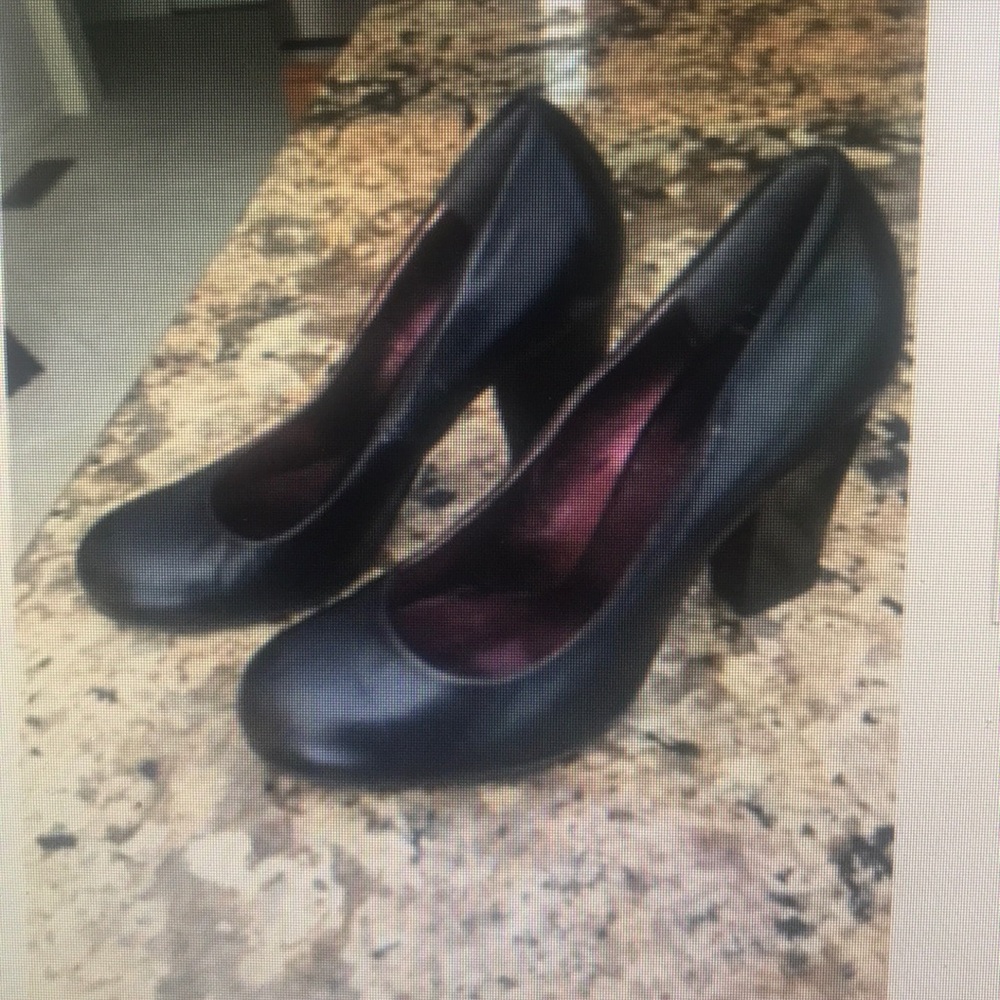 Luzzi 36/6 black leather round tie pumps Italy